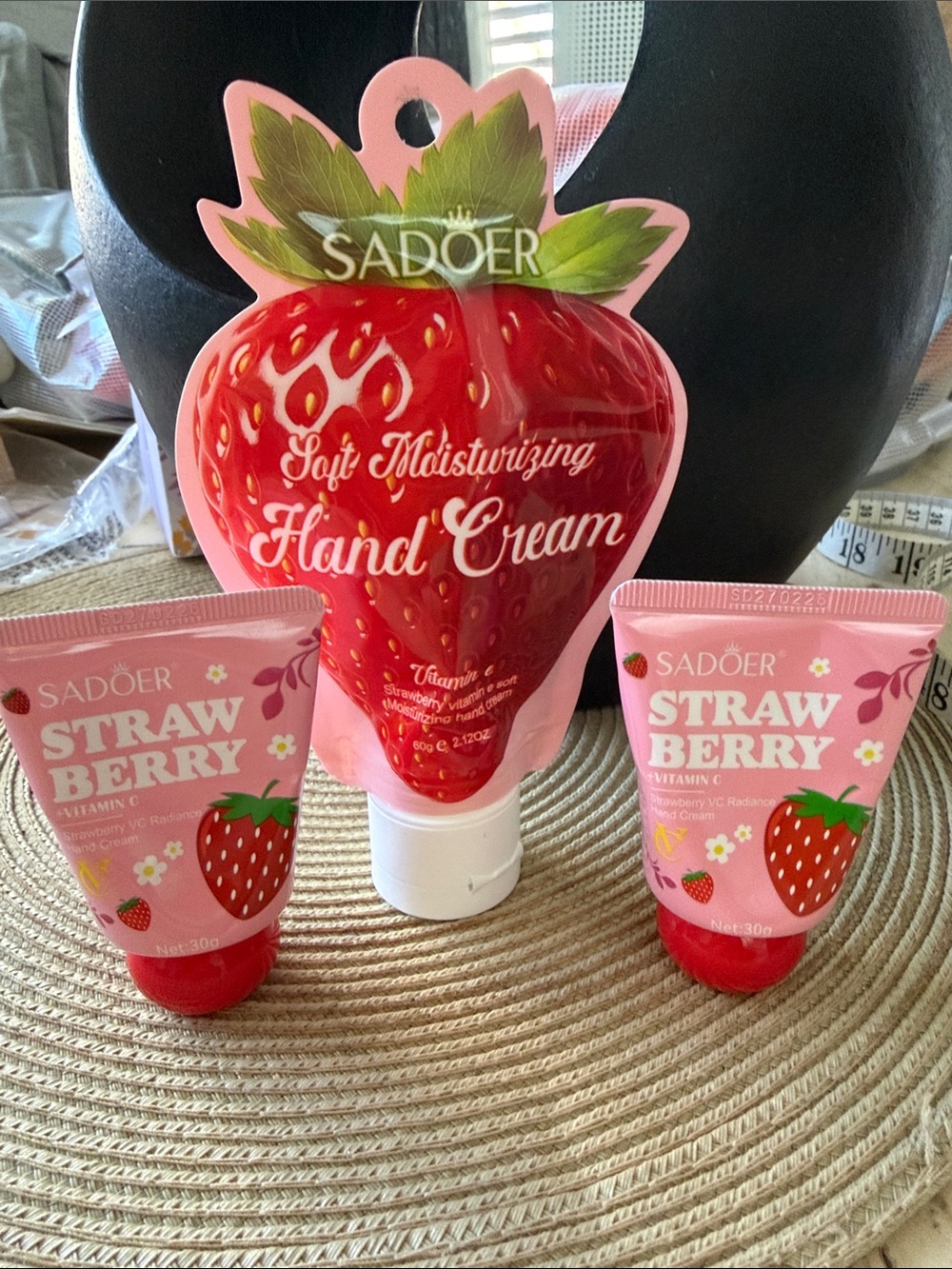 Sadoer Korean skincare Strawberry Soft Moisturizing Hand Cream - Home & Away